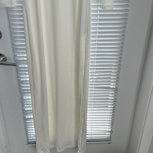 Dress - Picture 4 of 11